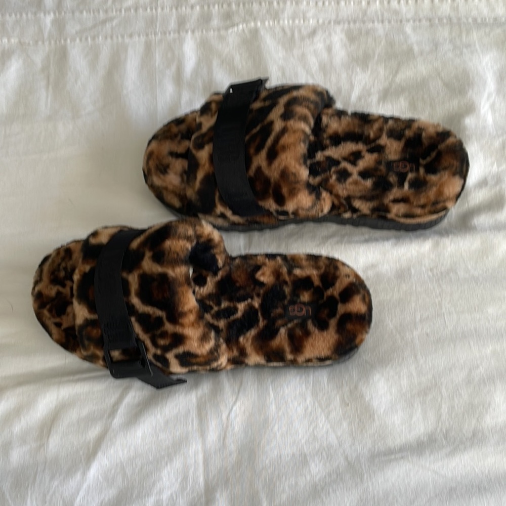 AUTHENTIC UGG Fluffita Panther Print Size : 8